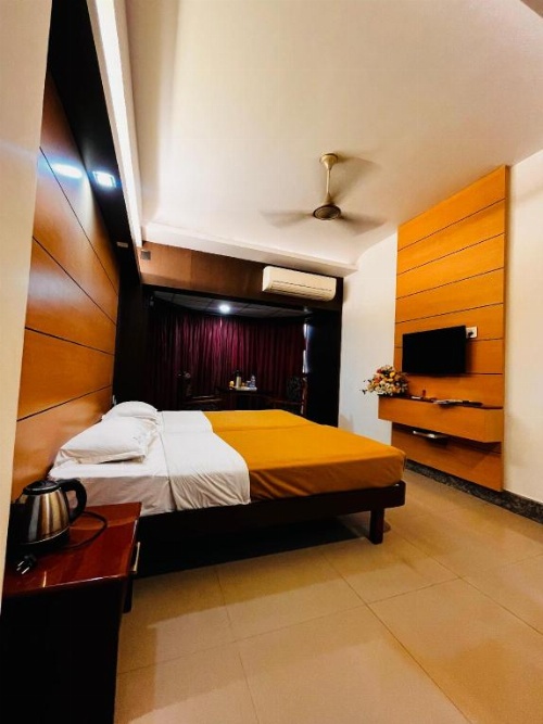 Kediyoor Hotels image 11